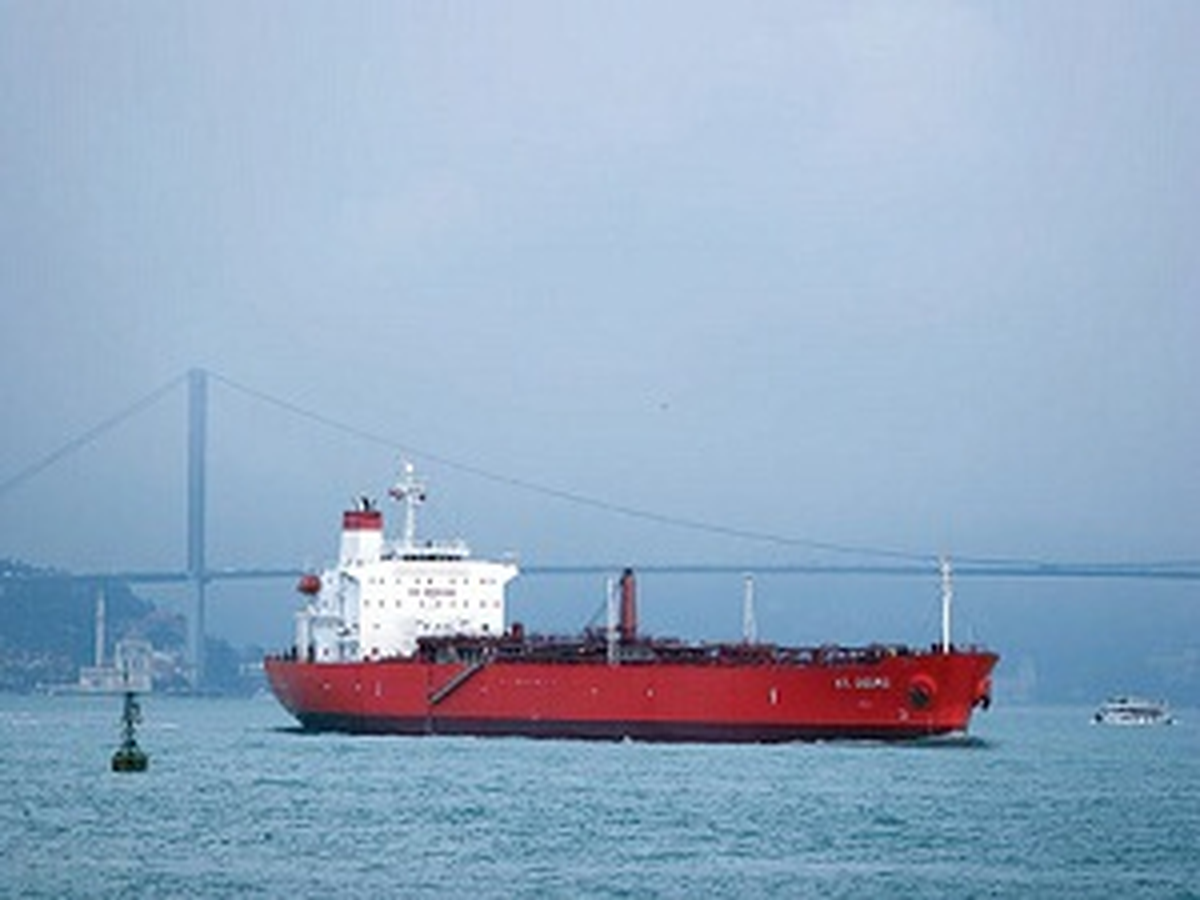 İstanbul Boğazı Transit Gemi Geçişlerine Açıldı