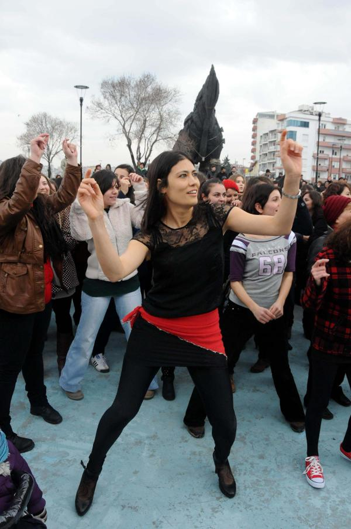 Kadınlardan \'Şiddete Hayır\' Dansı