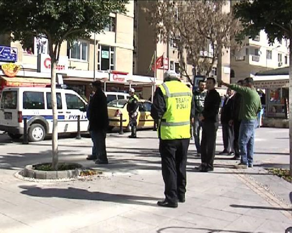 Kaldırımda Unutulan Valiz, Bomba Korkusu Yaşattı
