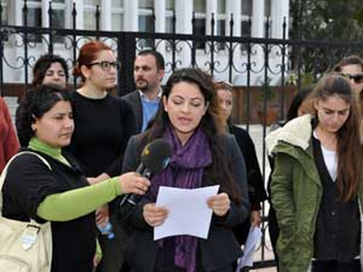KKTC Başbakanlığı Önünde Taciz Protestosu