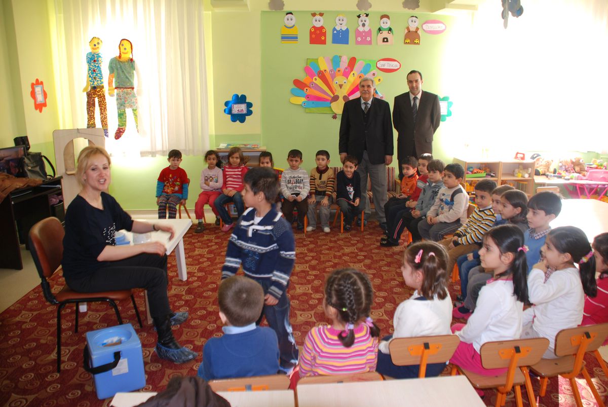 Minik Öğrencilere Kızamık Aşısı