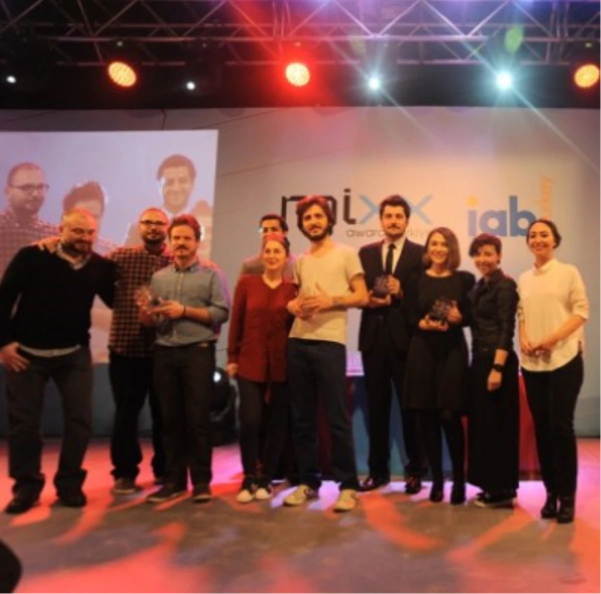 "Mıxx Awards 2012" Ödülleri Sahiplerini Buldu