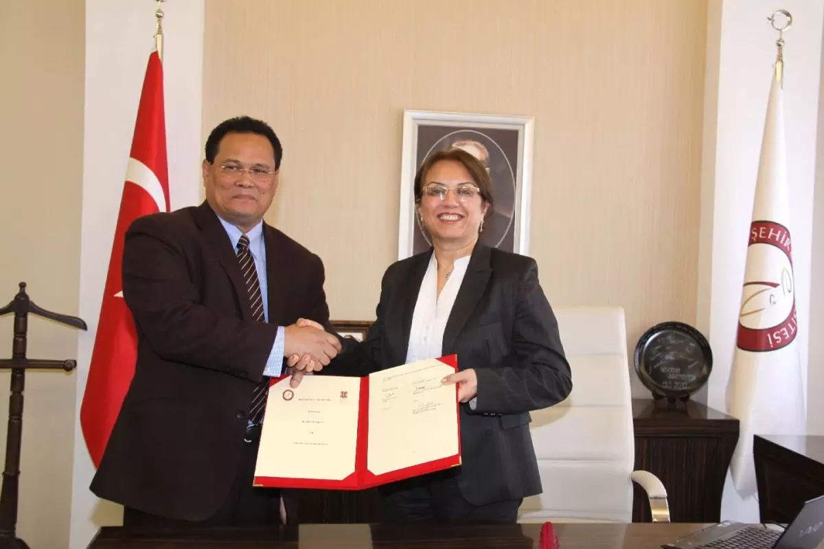 Neü ile Malezya Kelantan Üniversitesi Arasında İkili İşbirliği Anlaşması İmzalandı