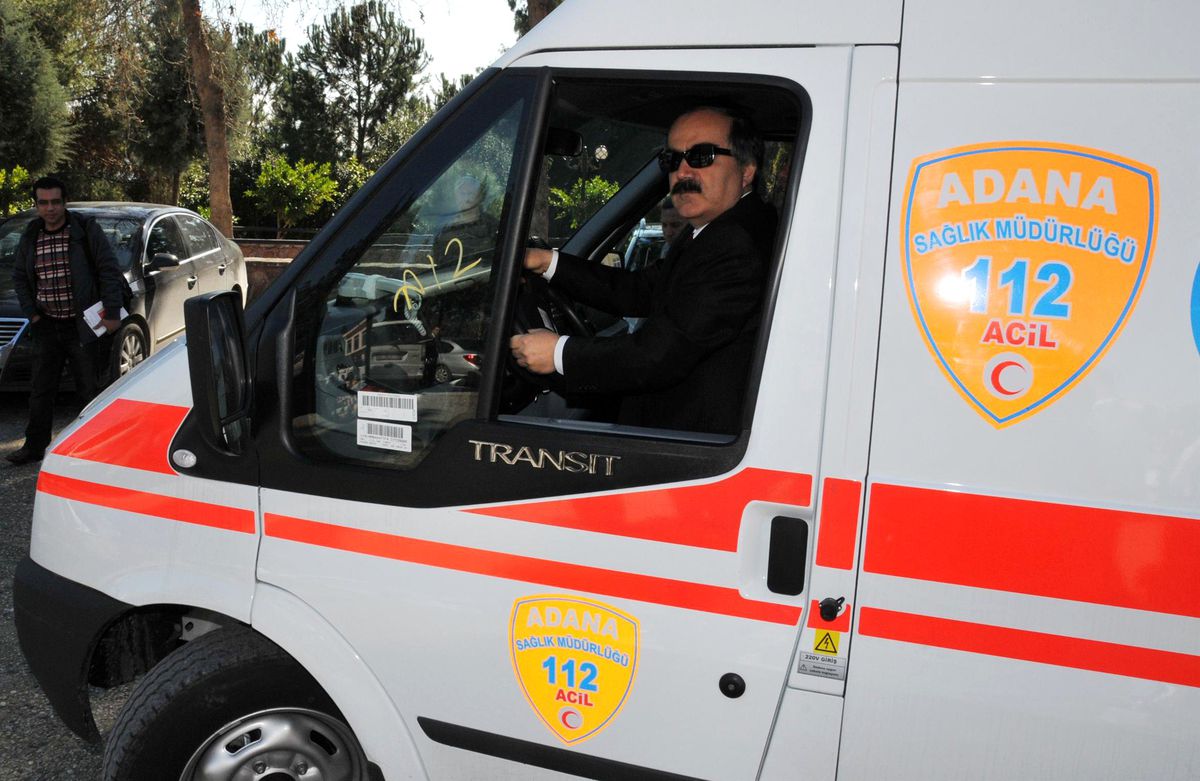 Sağlık Bakanlığı\'ndan Adana\'ya 6 Ambulans