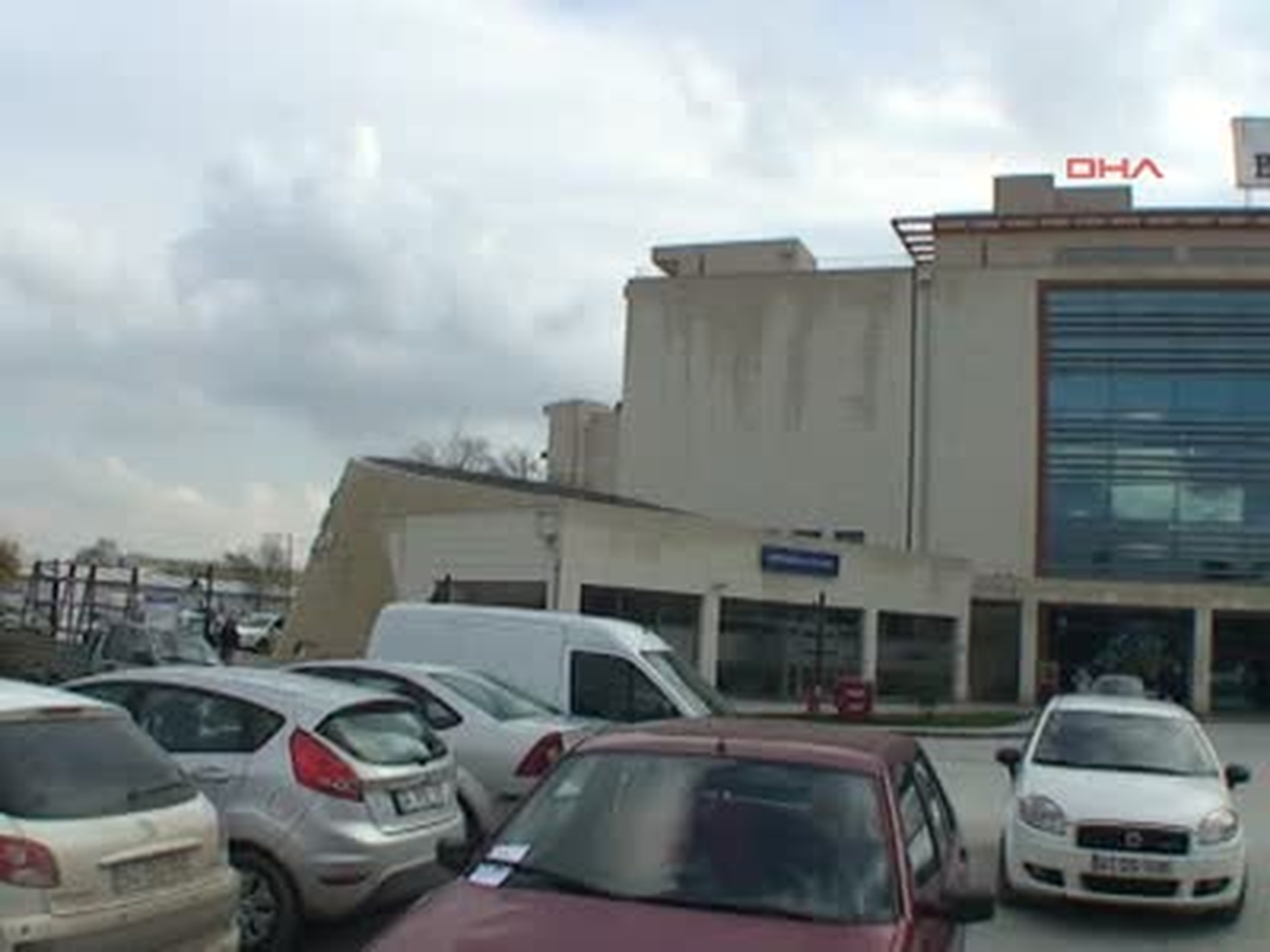 Sakarya Burnu Çöken Kadına 4.5 Saat Süren Ameliyatla Kaburgasından Kıkırdak Nakledildi