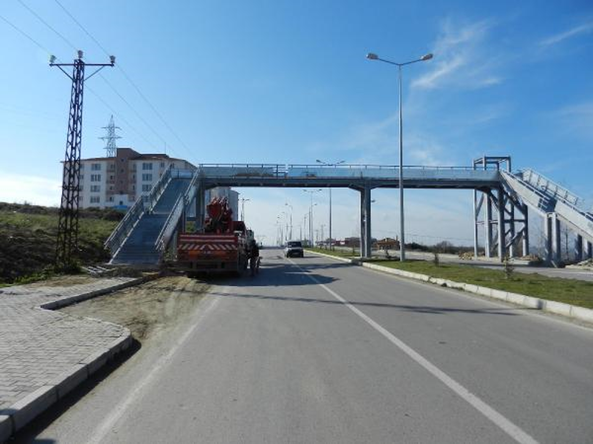 Sinop\'un İlk Üst Geçidine Yüksek Gerilim Engeli