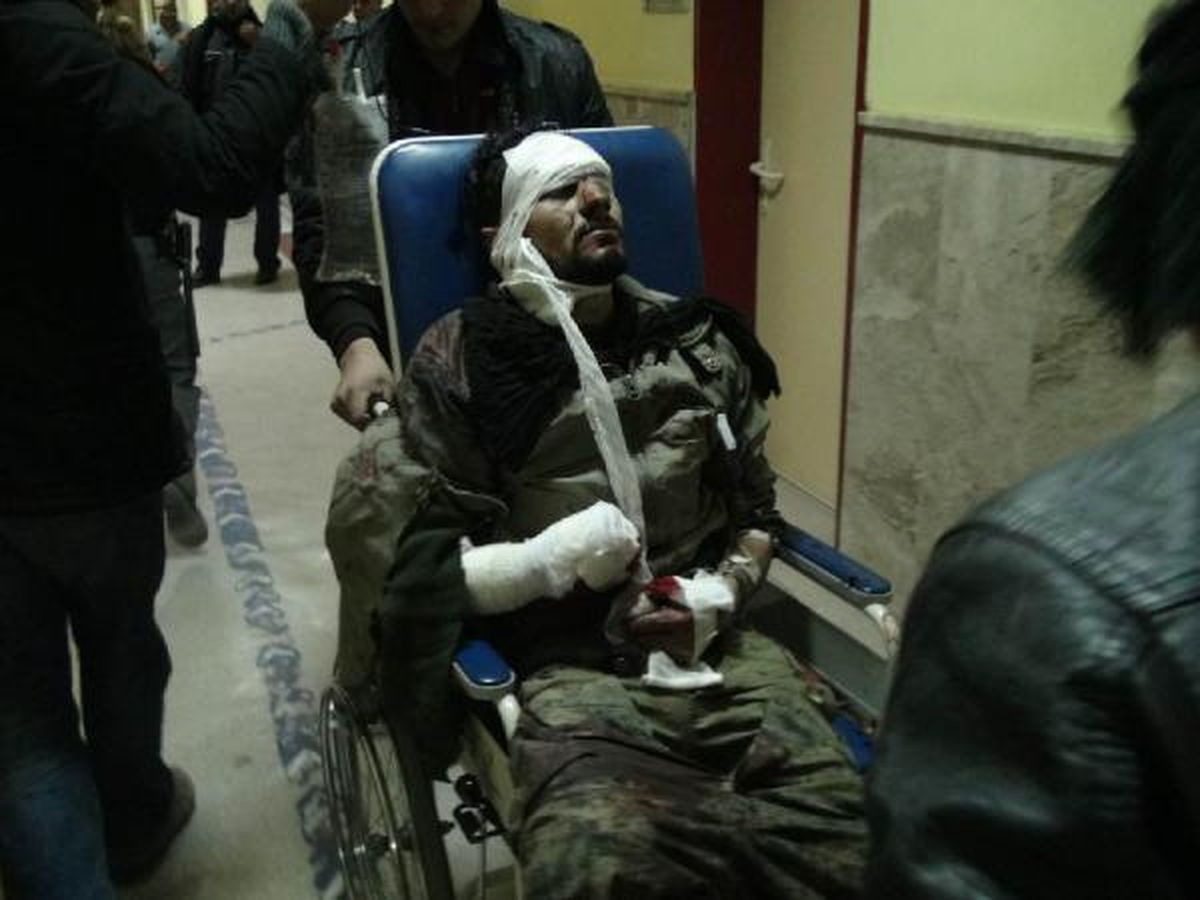 Suriye Uçakları, Askeri Tesisi Ele Geçirmek İsteyen Muhalifleri Bombaladı