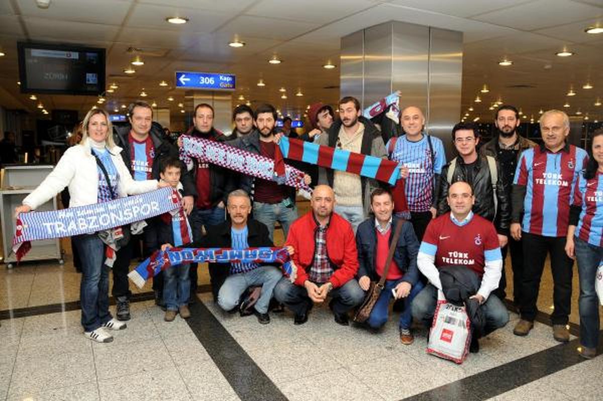 Trabzonsporlu Taraftarlar Zürih\'e Gitti