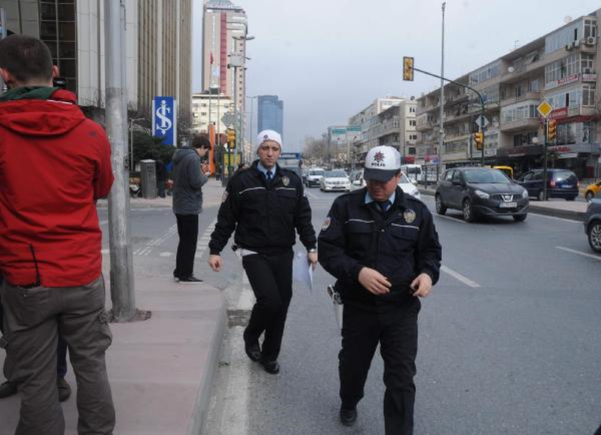 Yayaya Çarpan Otomobil Olay Yerinden Kaçtı
