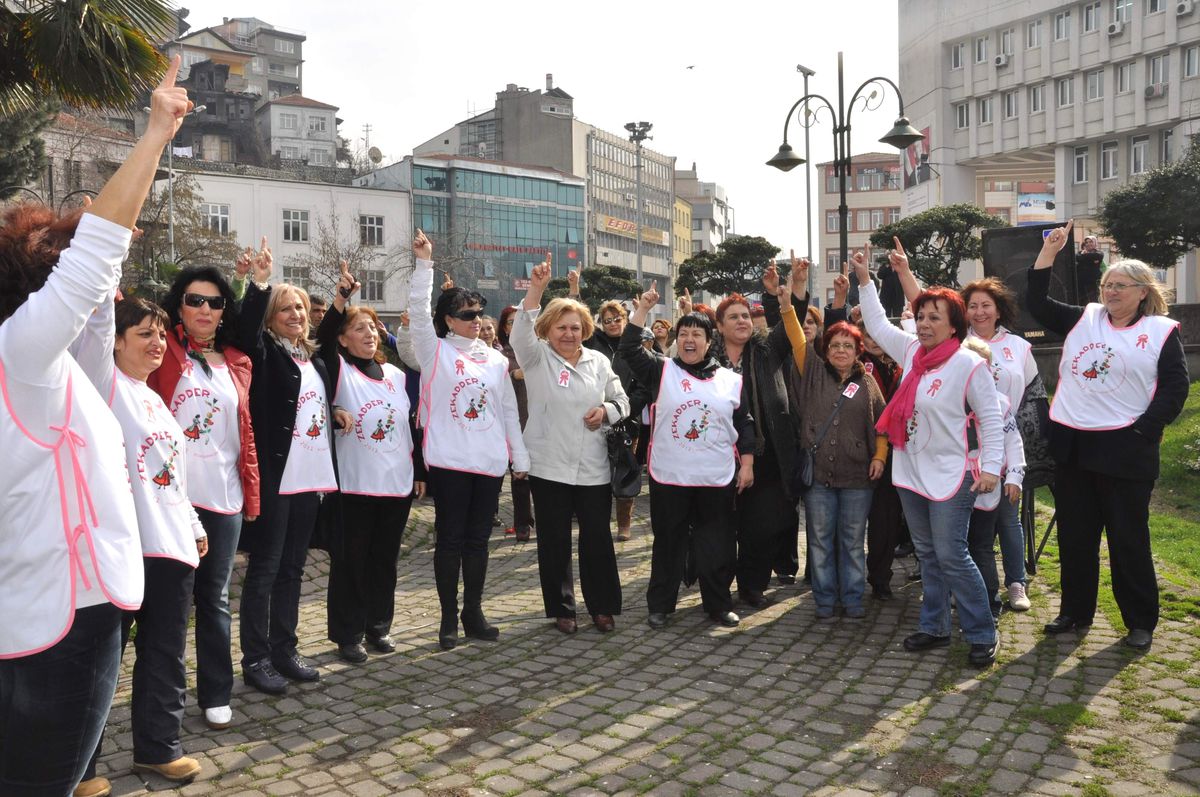 Zonguldak Emekçi Kadınlar Derneği, 14 Şubat Sevgililer Günüde Dans Etti