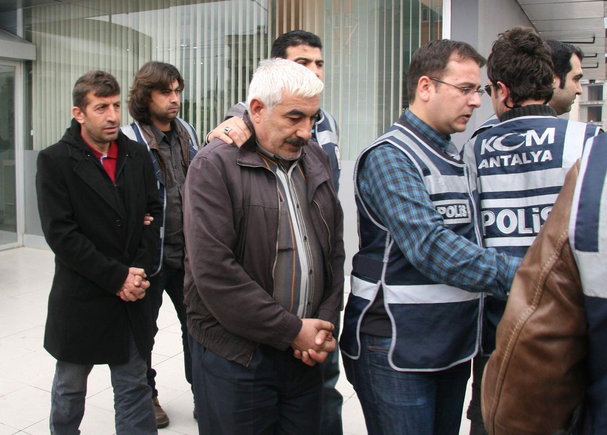Antalya\'da Kaçak Sigara Operasyonu