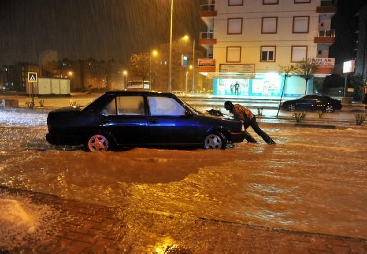 Antalya\'daki Şiddetli Yağış
