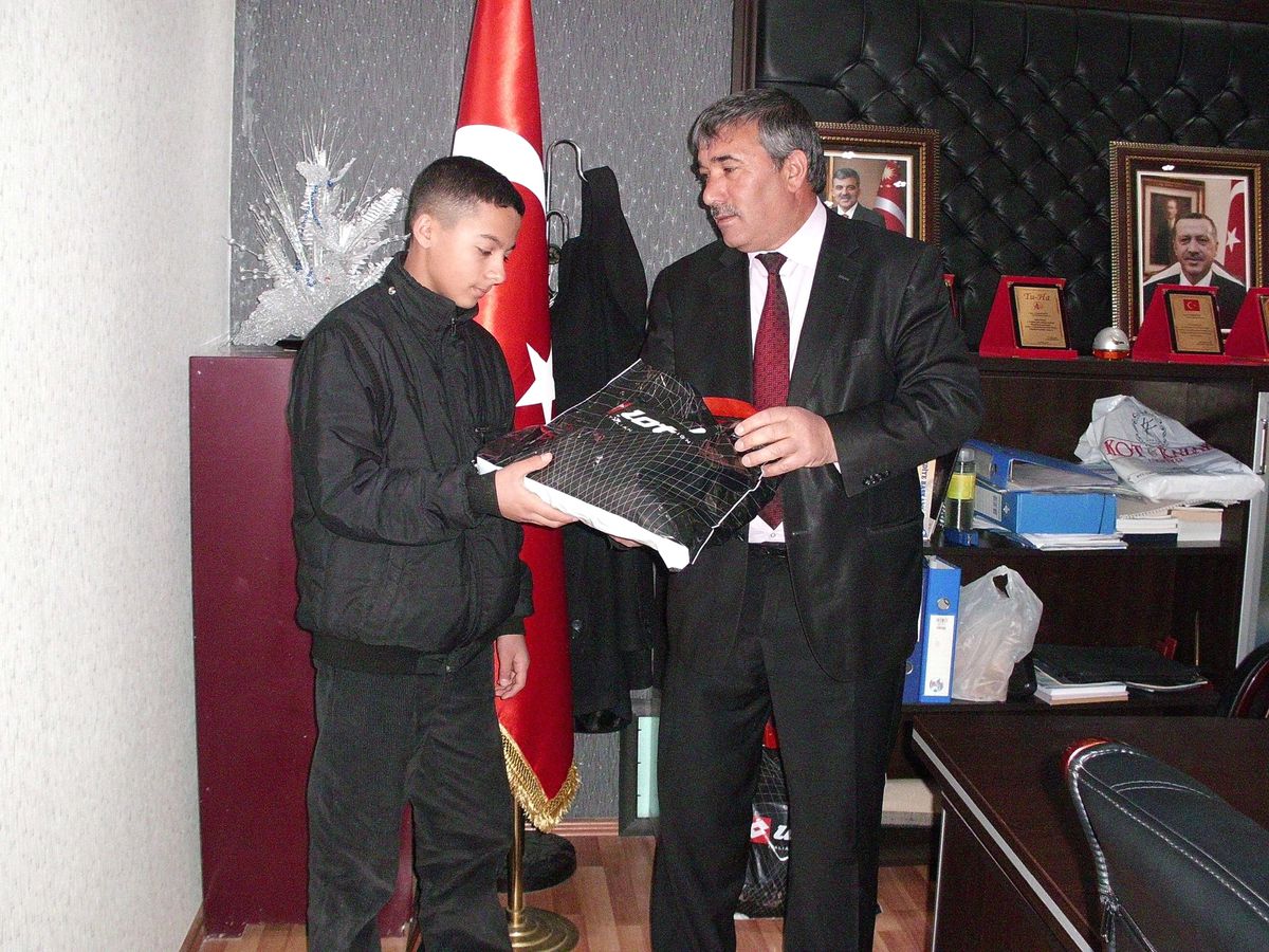 Başarılı Sporcular Ödüllendirildi