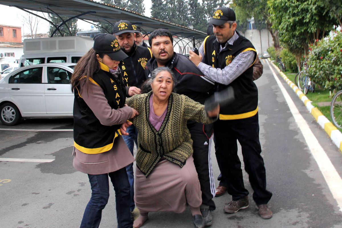 Büyü ile Dolandırıcılığa 7'şer Yıl Hapis İstemi