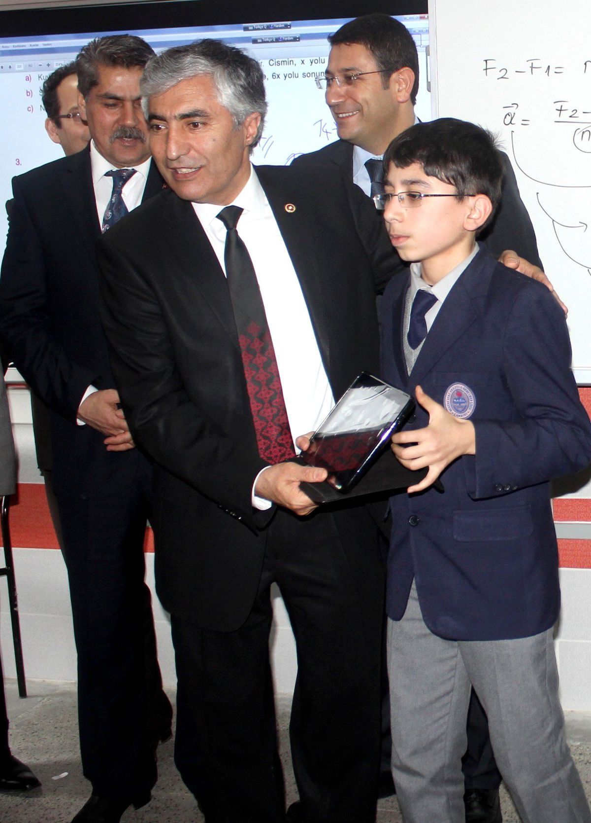 Çankırı\'da Öğrencilere Tablet Bilgisayar Dağıtıldı