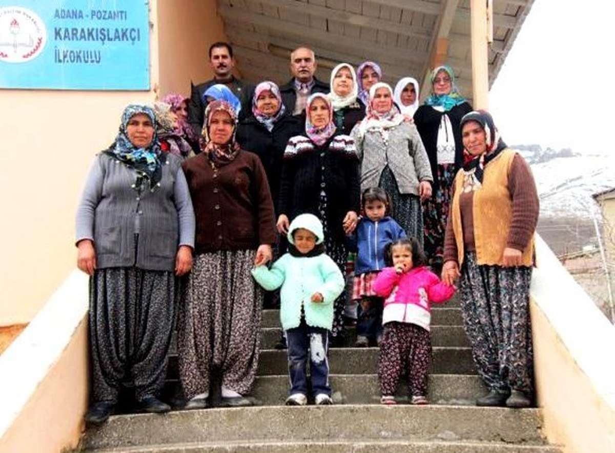 \'Çiçek Tutan Kınalı Eller\' Projesi