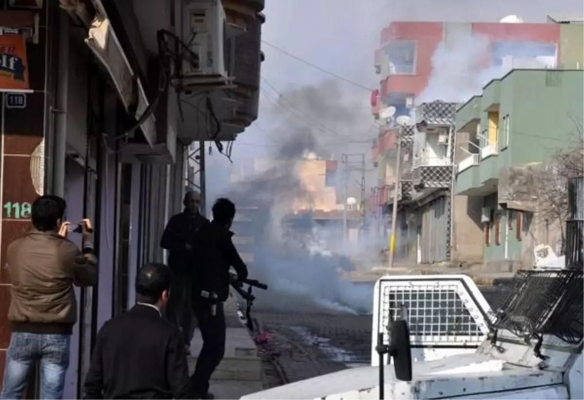 Cizre\'de İzinsiz Gösteri