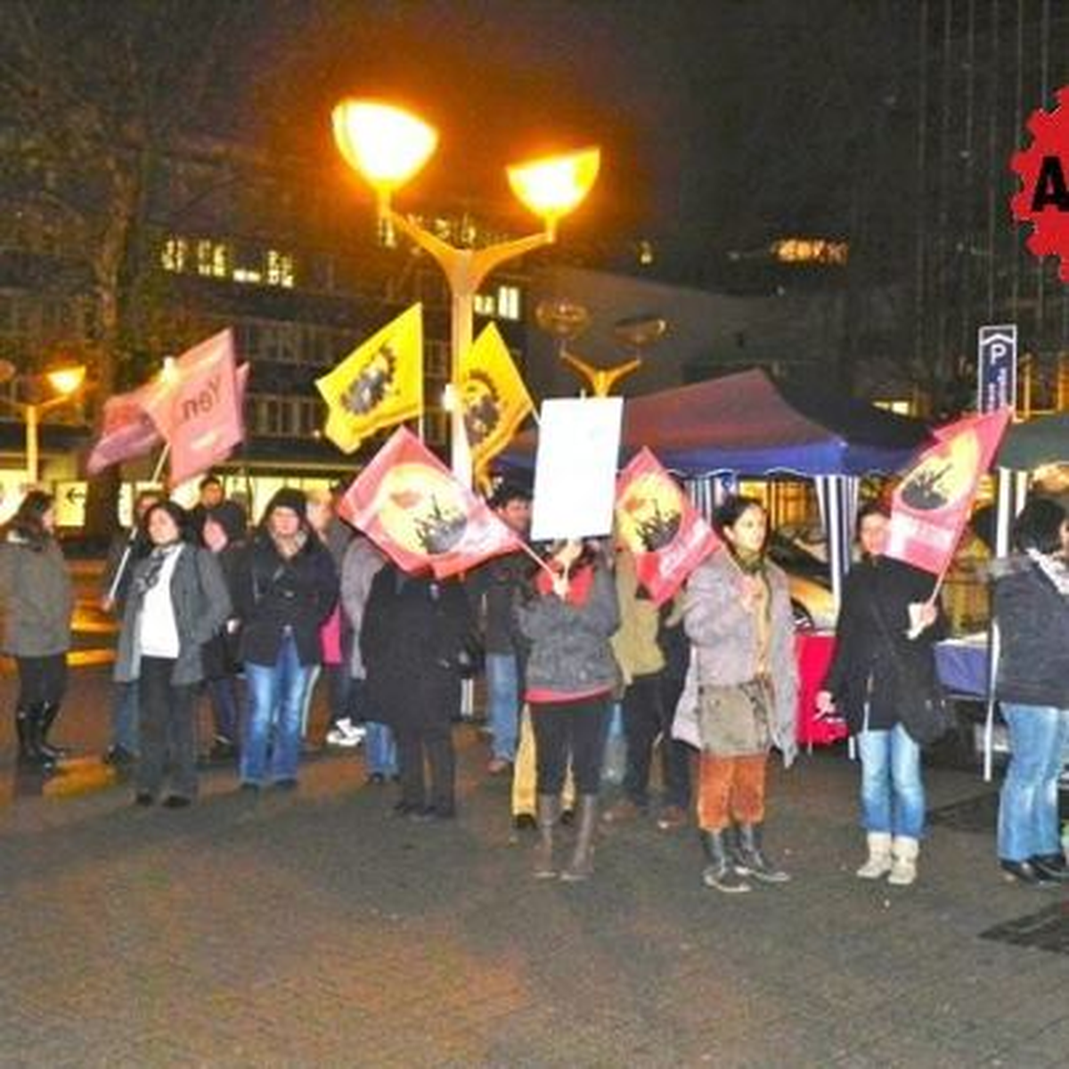 Duısburg\'da Şiddete Halaylı Protesto