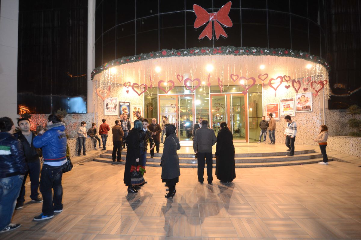 Düzce\'de Avm\'de Yangın Paniği