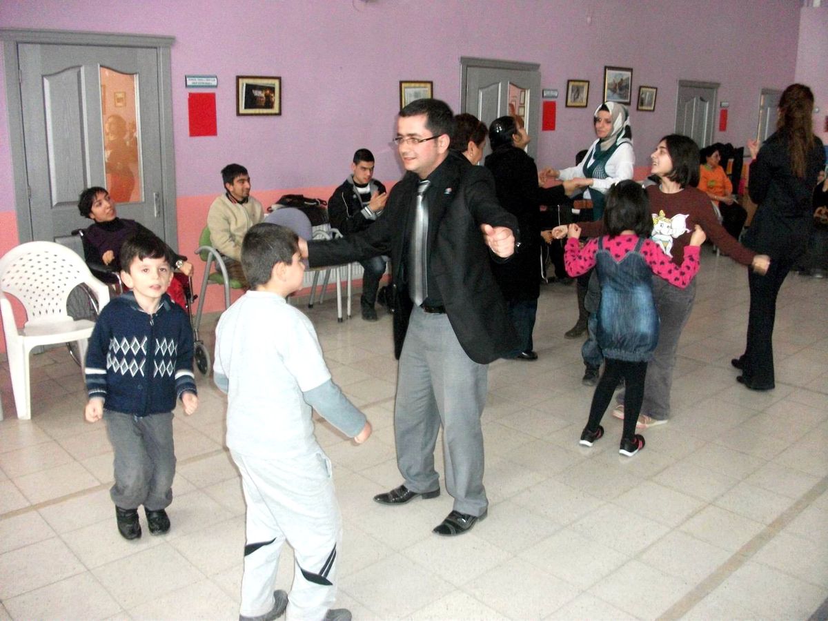 Erzincan\'da Engelli Gençler Gönüllerince Eğlendi