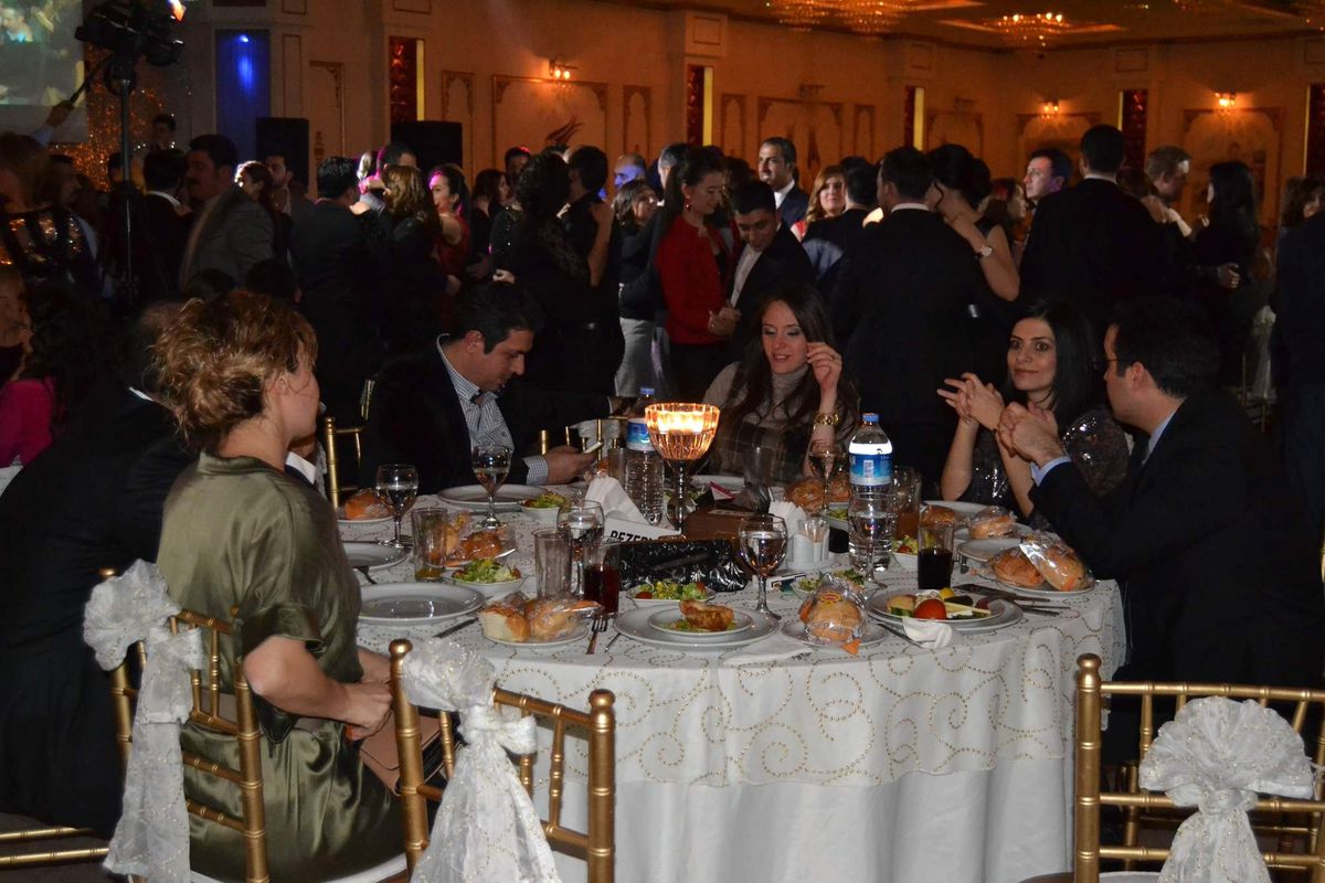 Flamingo Düğün Salonu, 14 Şubat\'ta 223 Çifti Bir Araya Getirdi
