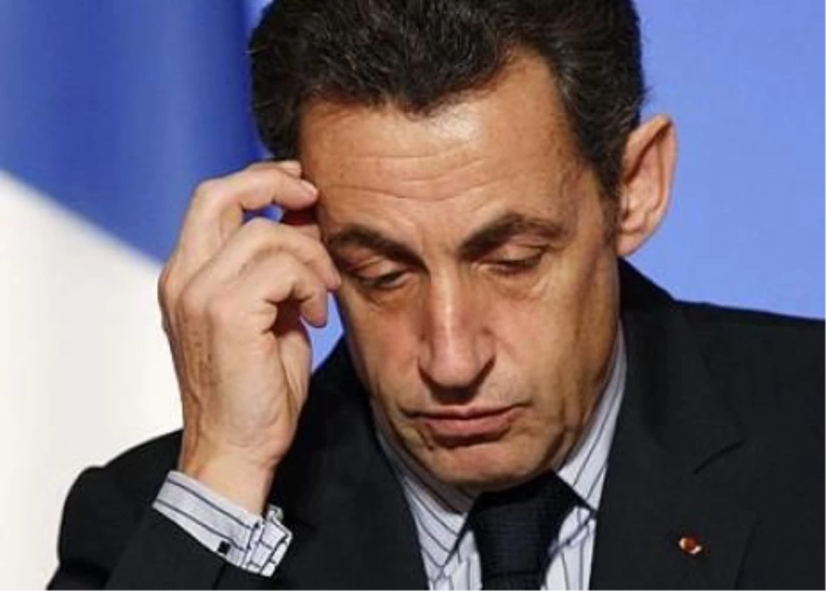 Fransa\'da Sarkozy\'yi Üzecek Kamuoyu Araştırması