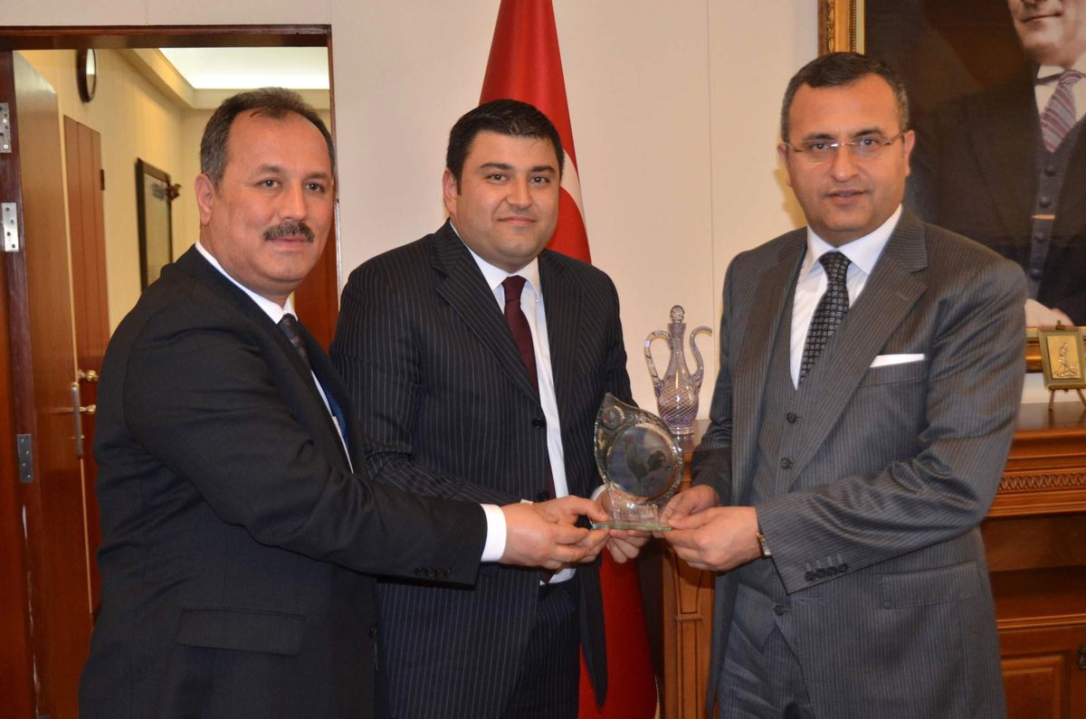 Genç Girişimcilerden Vali Demir\'e Ziyaret