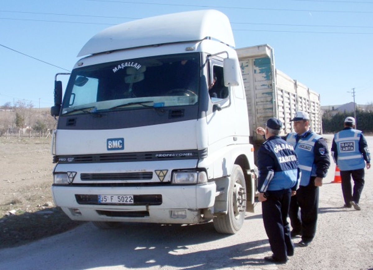 Gölbaşı Zabıtasından Ağır Tonajlı Araçlara Kontrol