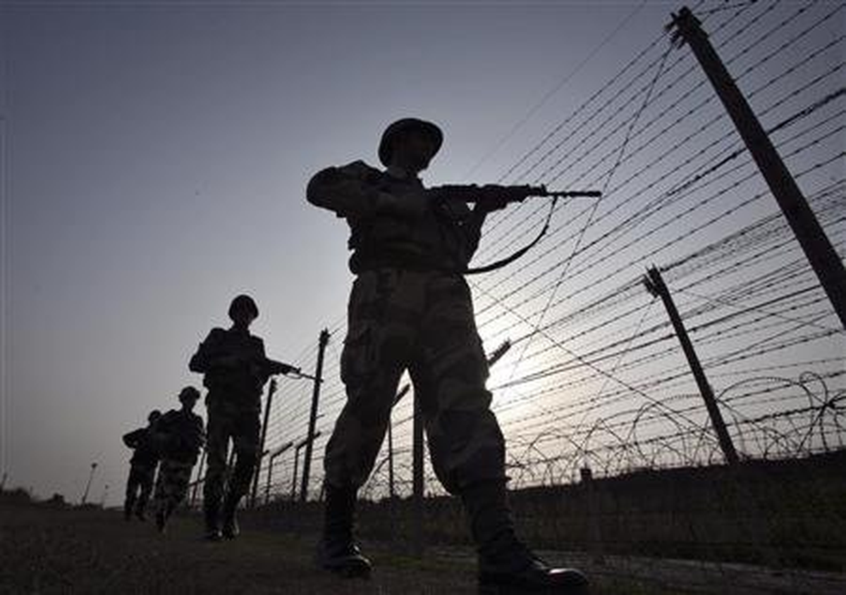 Hindistan Ordusu, Keşmir Sınırında 1 Pakistan Askerini Öldürdüğünü Açıkladı