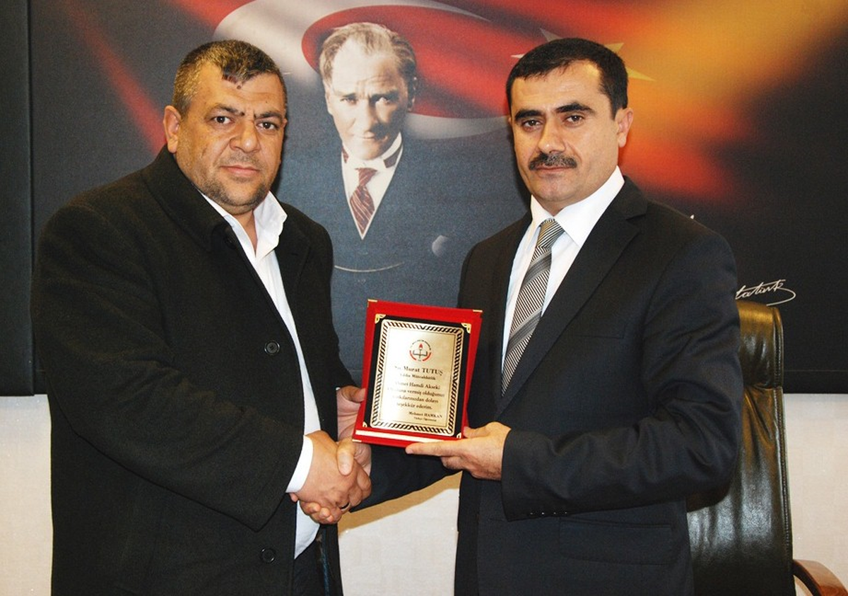 İl Milli Eğitim Müdürü İlci\'den Hayırsever İş Adamına Plaket