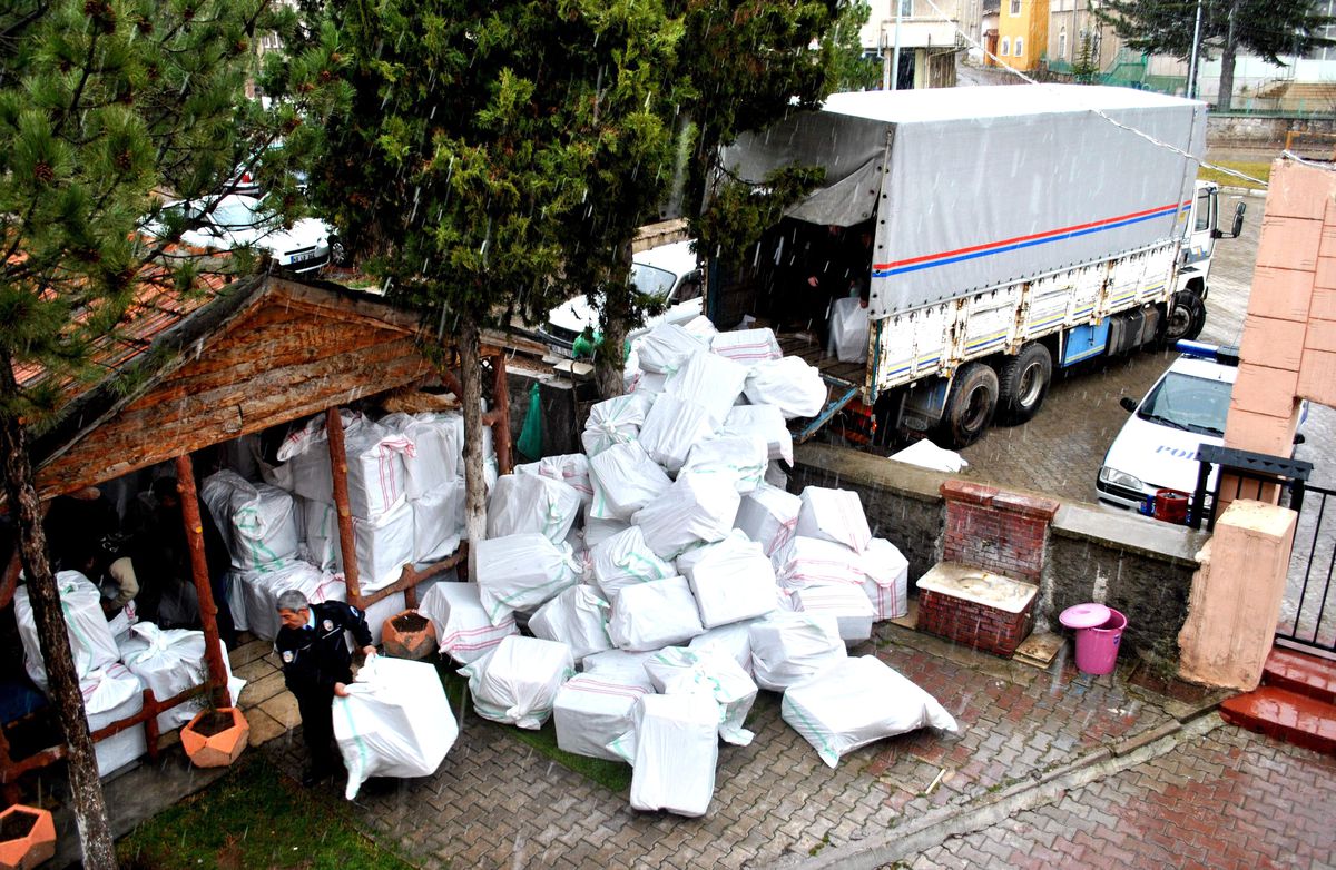 Kırşehir\'de Bir Kamyon Kaçak Sigara Ele Geçirildi
