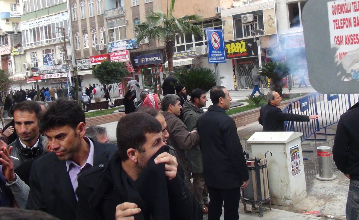 Kızıltepe\'de Çıkan Olaylarda 1 Polis Yaralandı