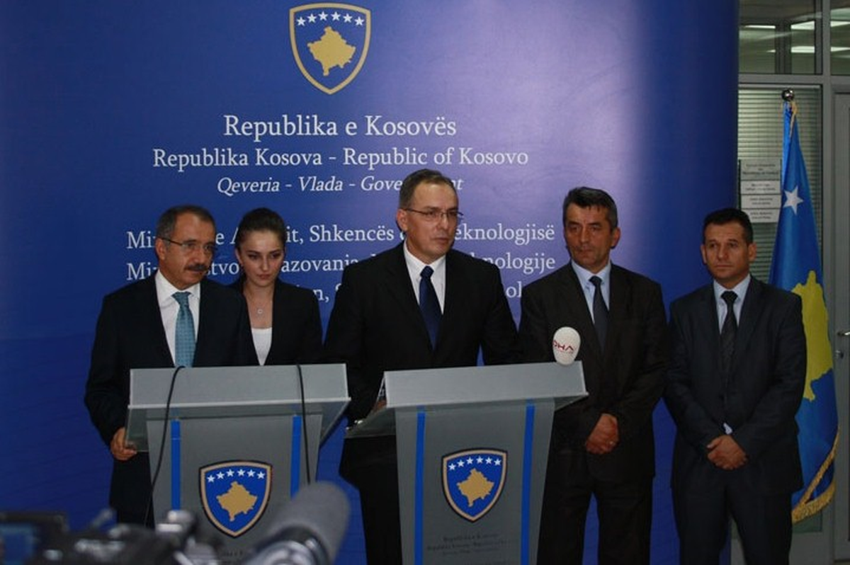 Kosova Eğitim Bakanı\'ndan Tuhaf Osmanlı Çıkışı