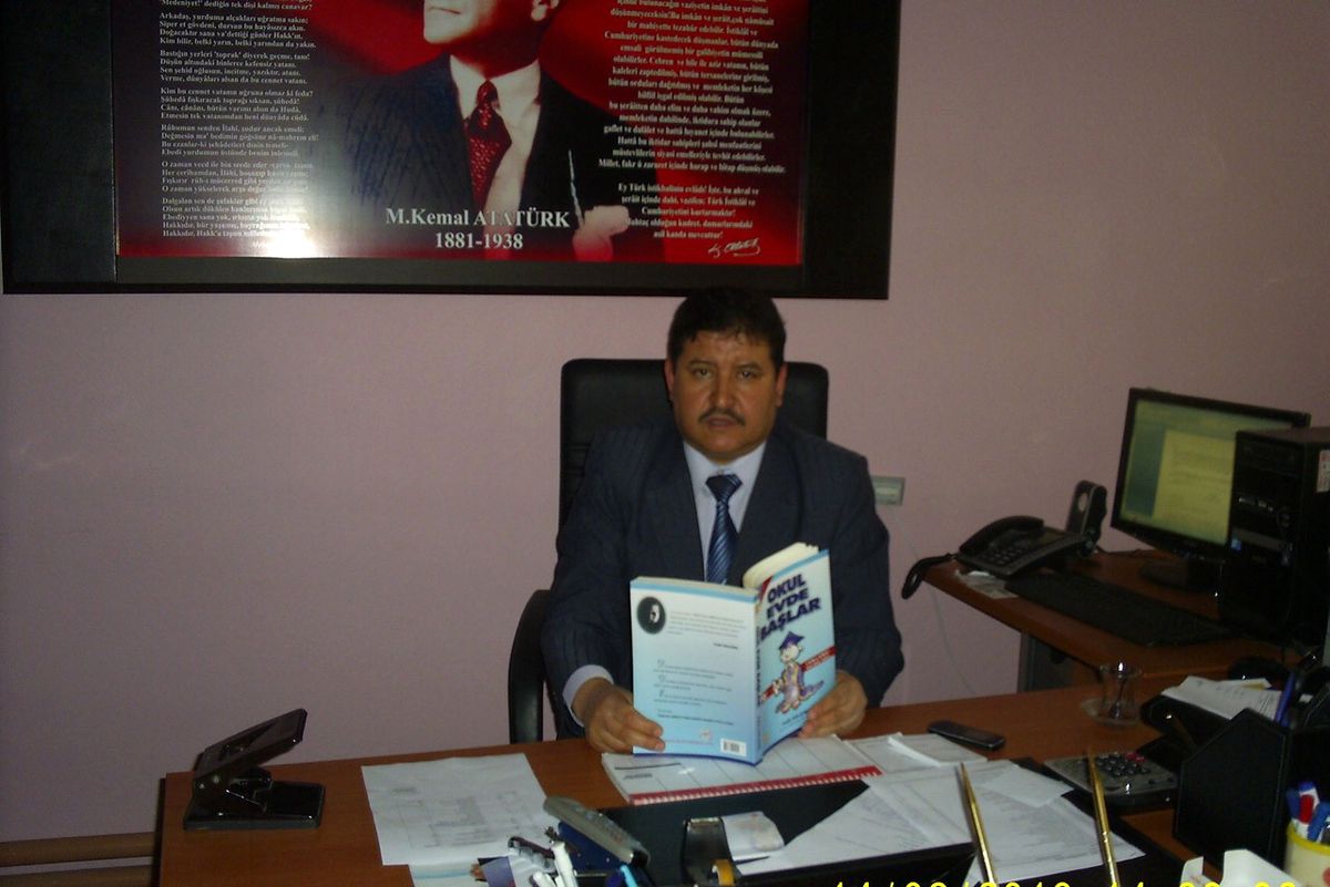 Kula Hep Beraber Kitap Okuyor