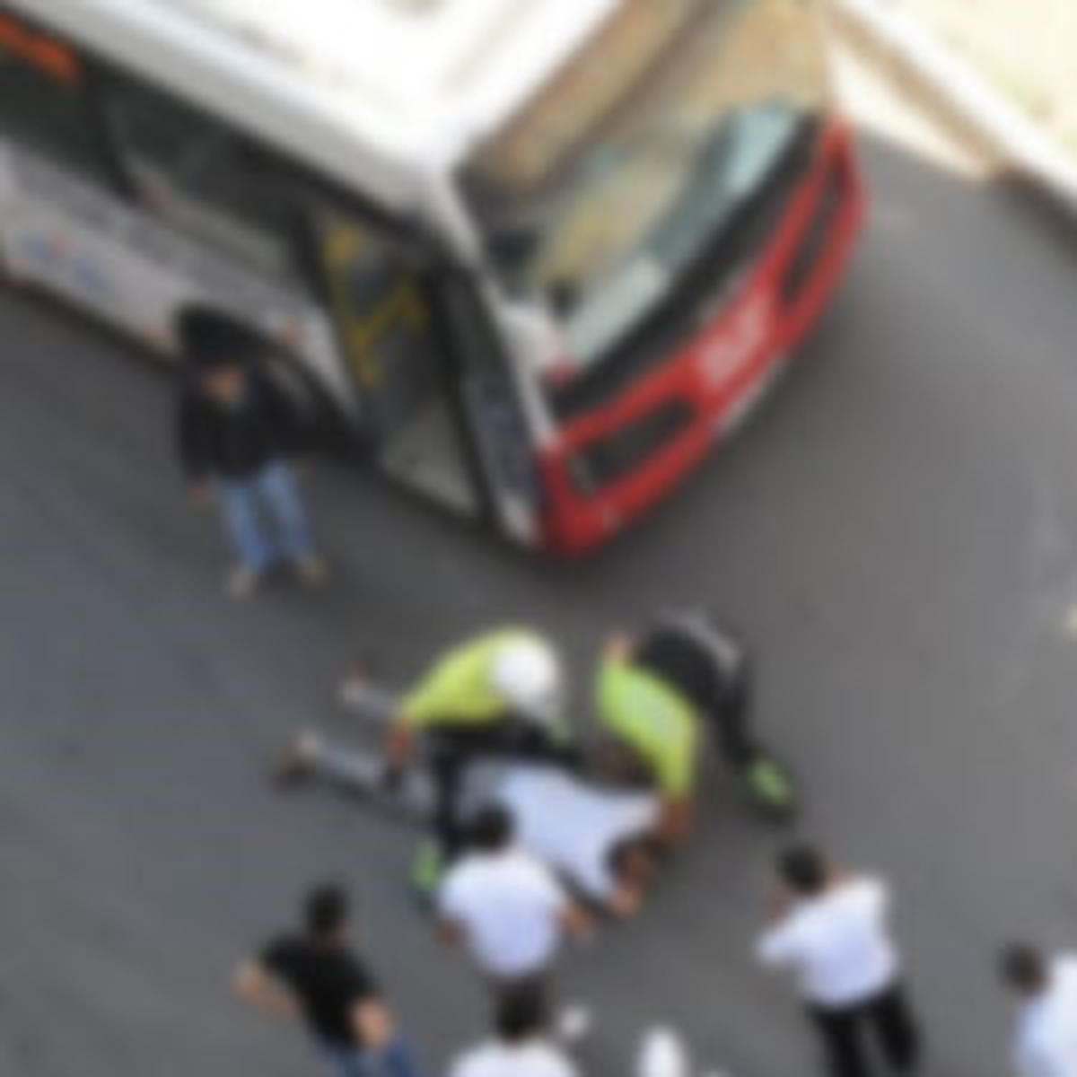 Otobüsü Durdurmak İsterken Canından Oldu