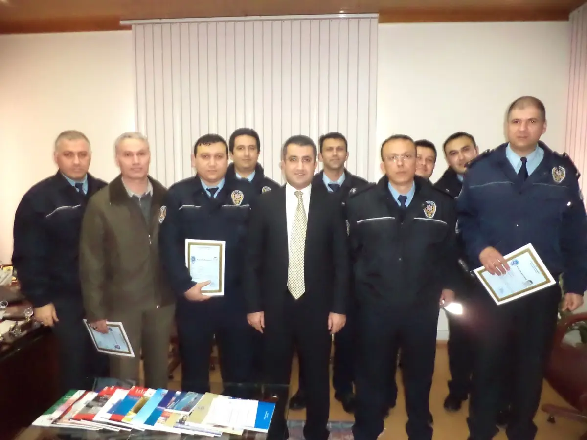 Pazarlar'da Başarılı Polisler Ödüllendirildi