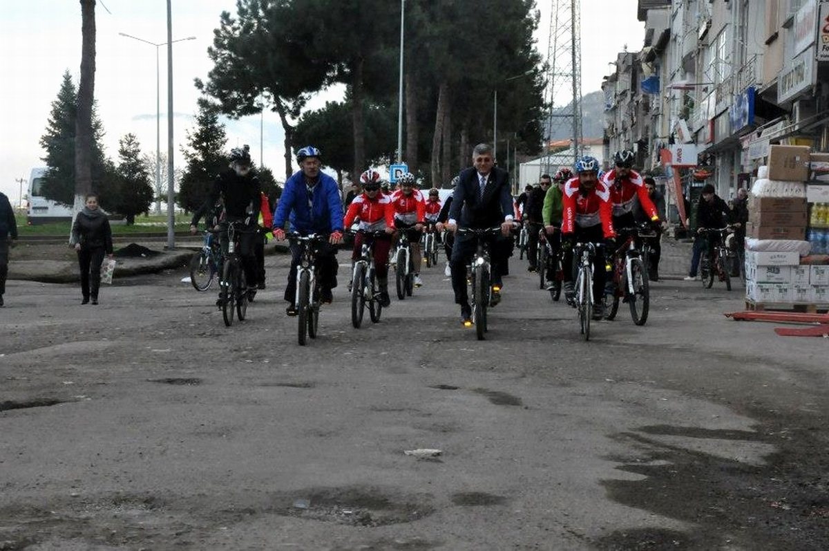 Perşembe Akşamı Bisikletçileri Perşembe\'ye Temsilcilik Verdi