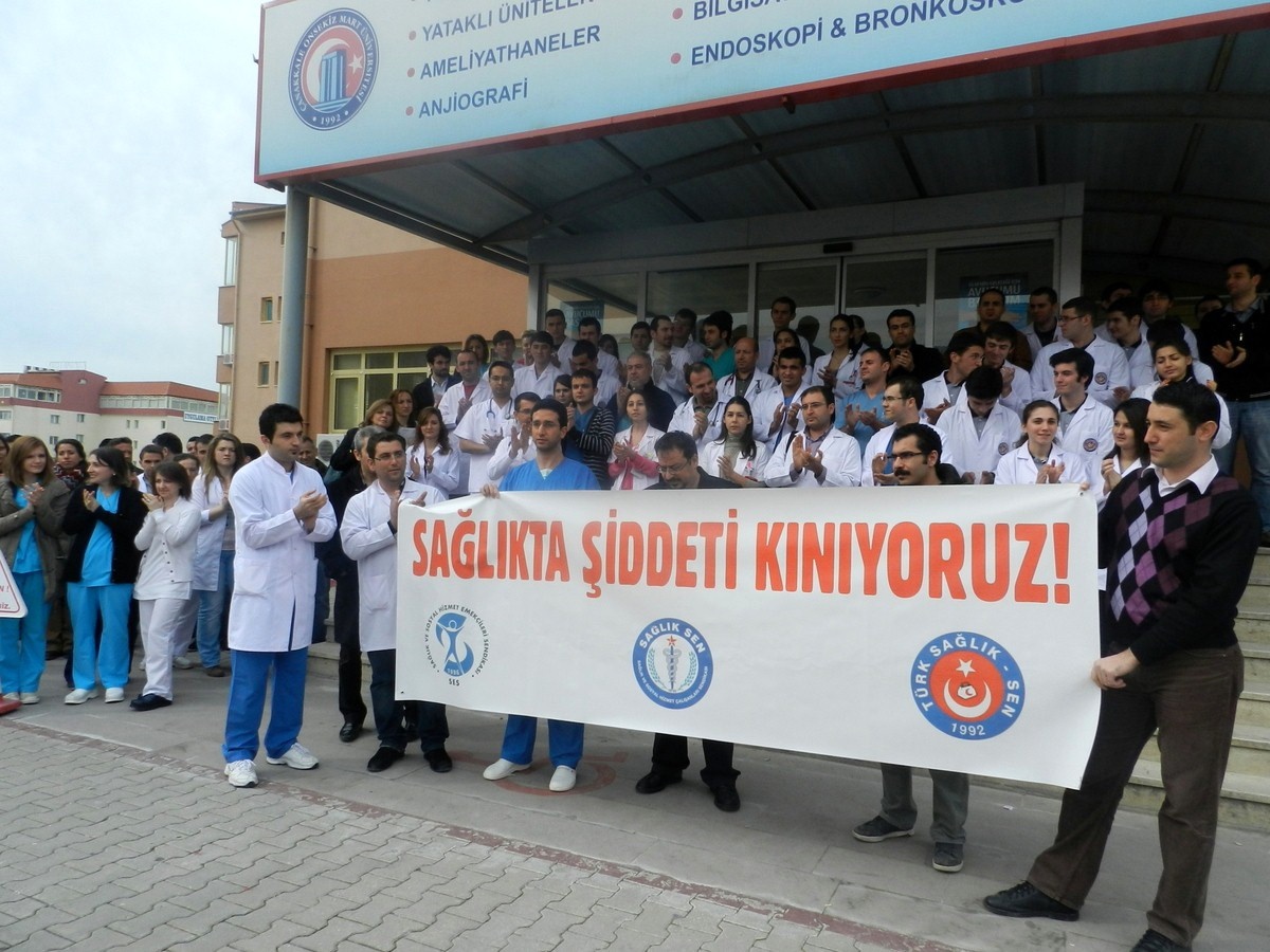 Sağlık Çalışanlarından Şiddet Olaylarına Tepki