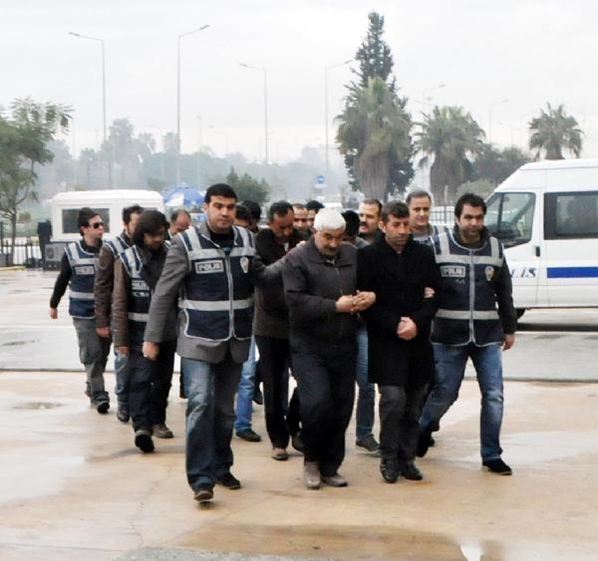 Sigara Kaçakçılığı Çetesine Darbe: 12 Gözaltı