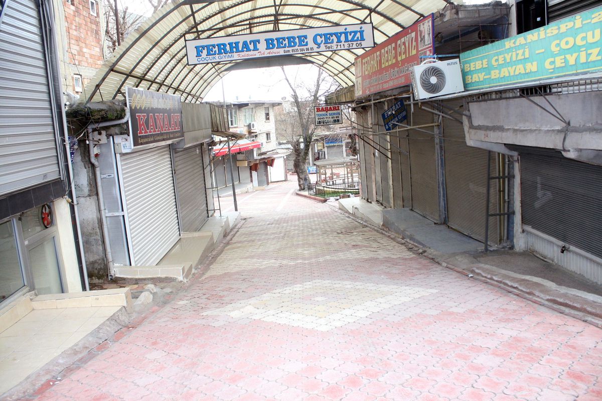 Silvan\'da Kepenkler Açılmadı