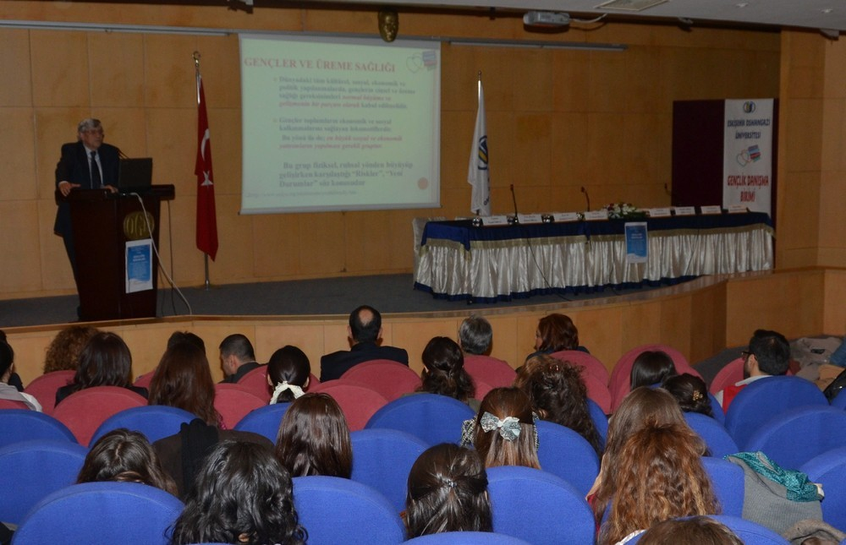 Üniversiteli Gençlerin Meseleleri Esogü\'de Ele Alındı