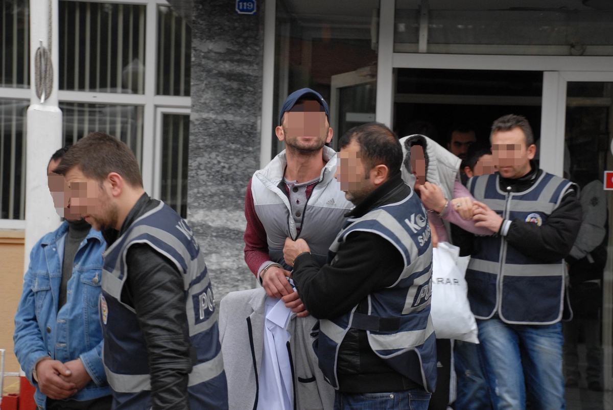 Uyuşturucu Zanlısı 9 Kişi Adliyeye Sevk Edildi