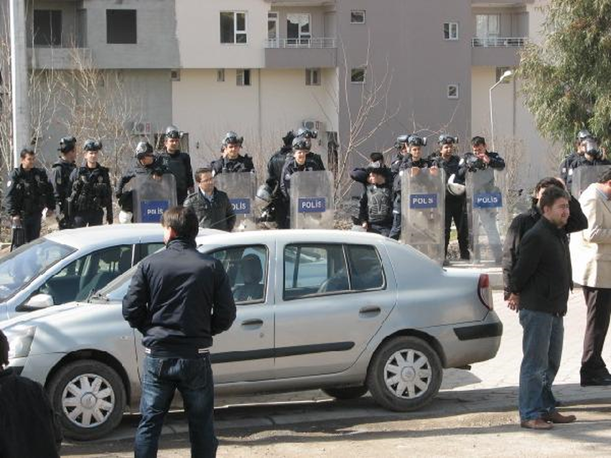 Viranşehir\'de BDP\'lilerden 15 Şubat Protestosu
