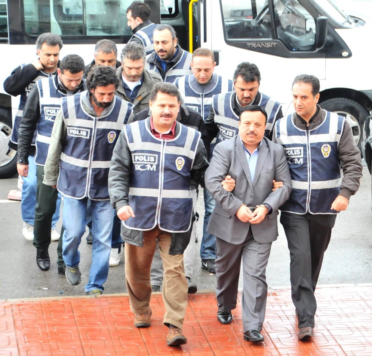 Yolsuzluk Soruşturmasında 4 Zanlı Adliye Yolunda
