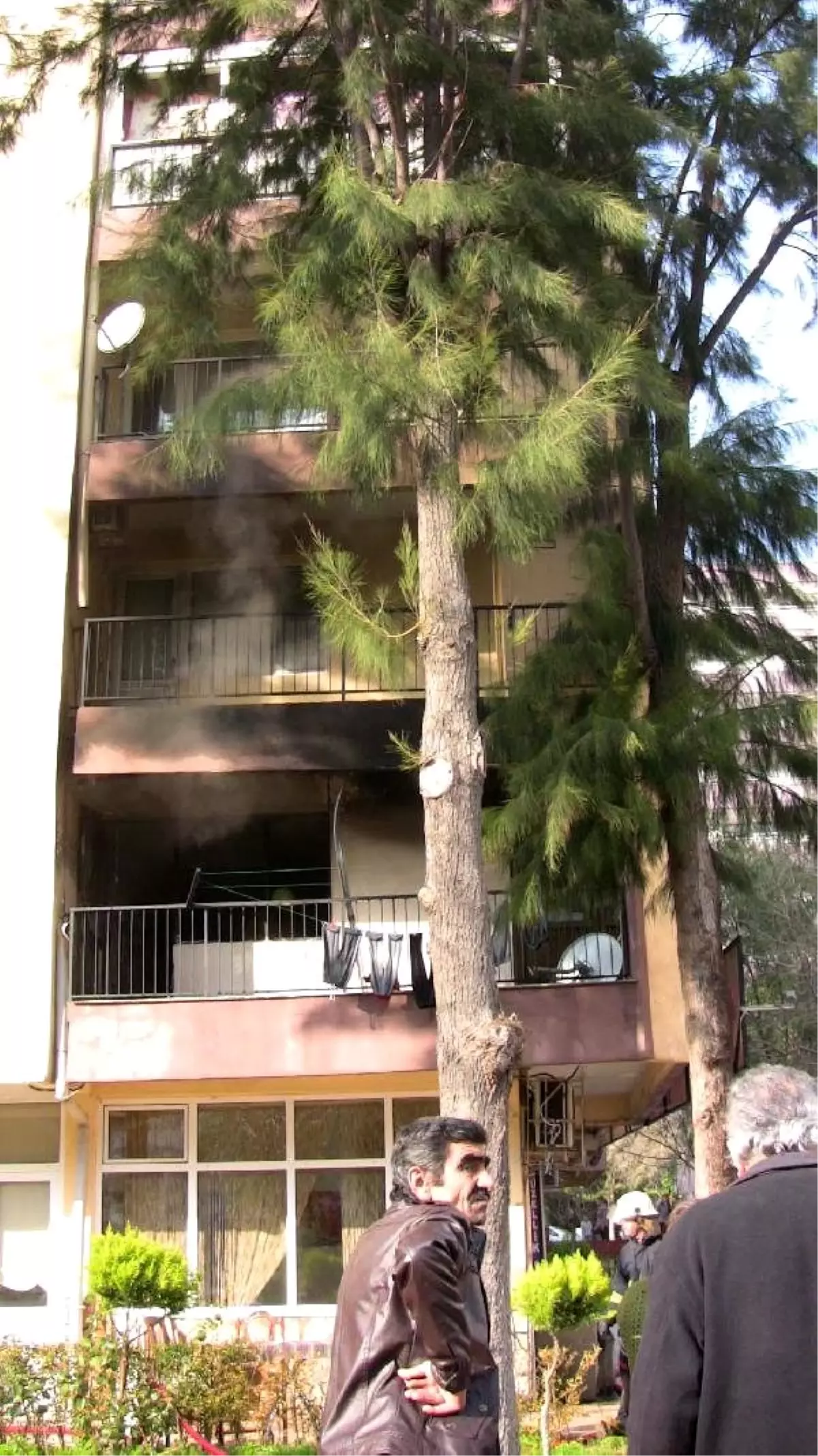 Apartmanda Yangın Paniği ve Gözyaşı