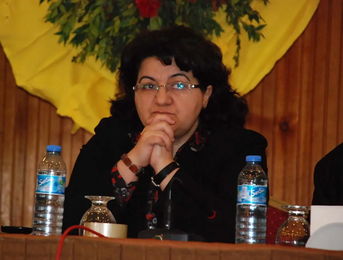 Ayna: Kimin Gittiği Önemli Değil