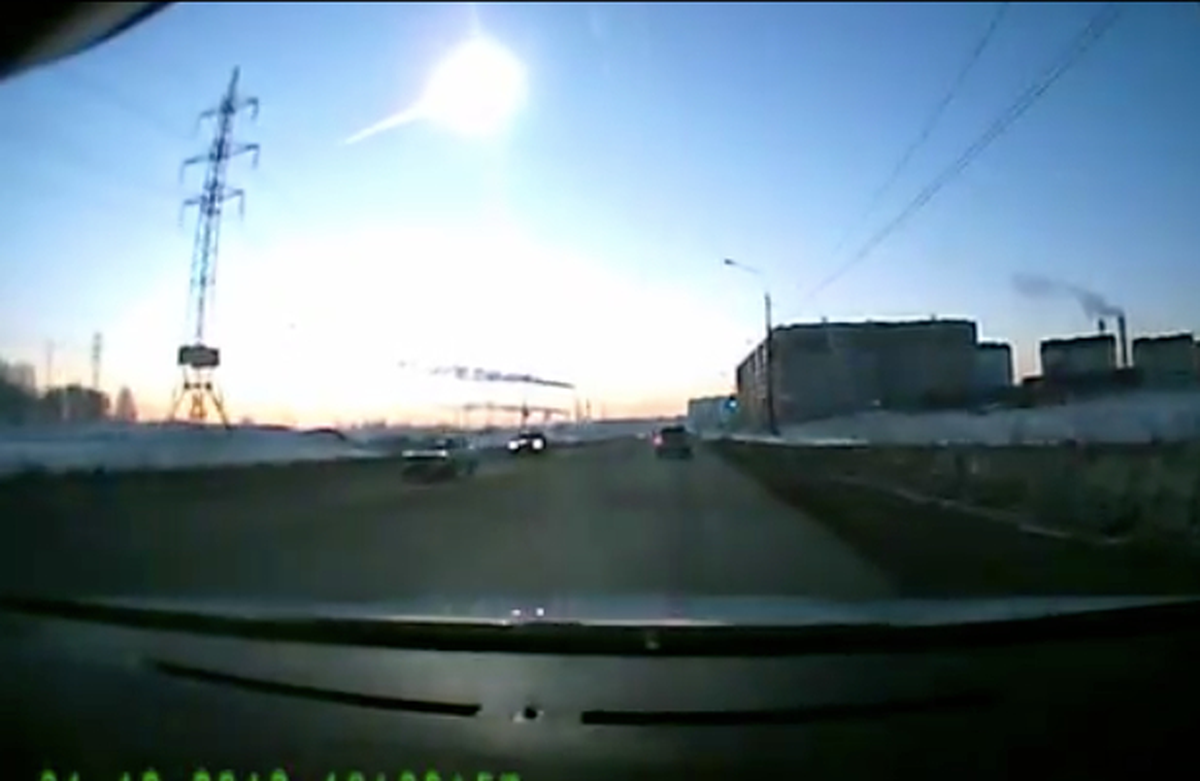 Dünyaya En Yakın Geçen Meteorun Dehşet Görüntüleri
