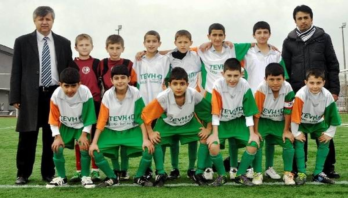 Gönen 100. Yıl İlköğretim Okulu Bölge Şampiyonu Oldu