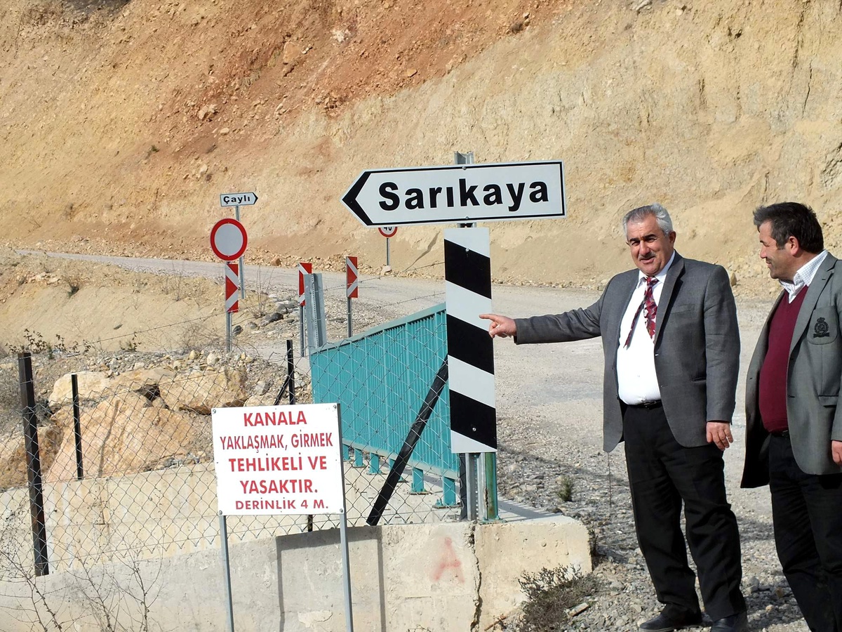 Kanal Çalışması Köy Yolunu Kapattı