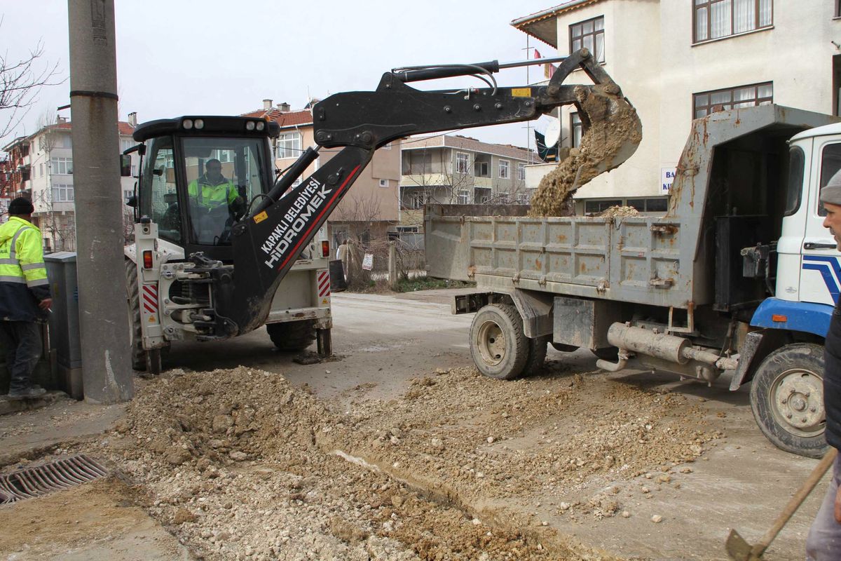Kapaklı\'da Yol Onarım Çalışmaları Sürüyor